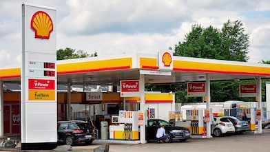 dcc shell station