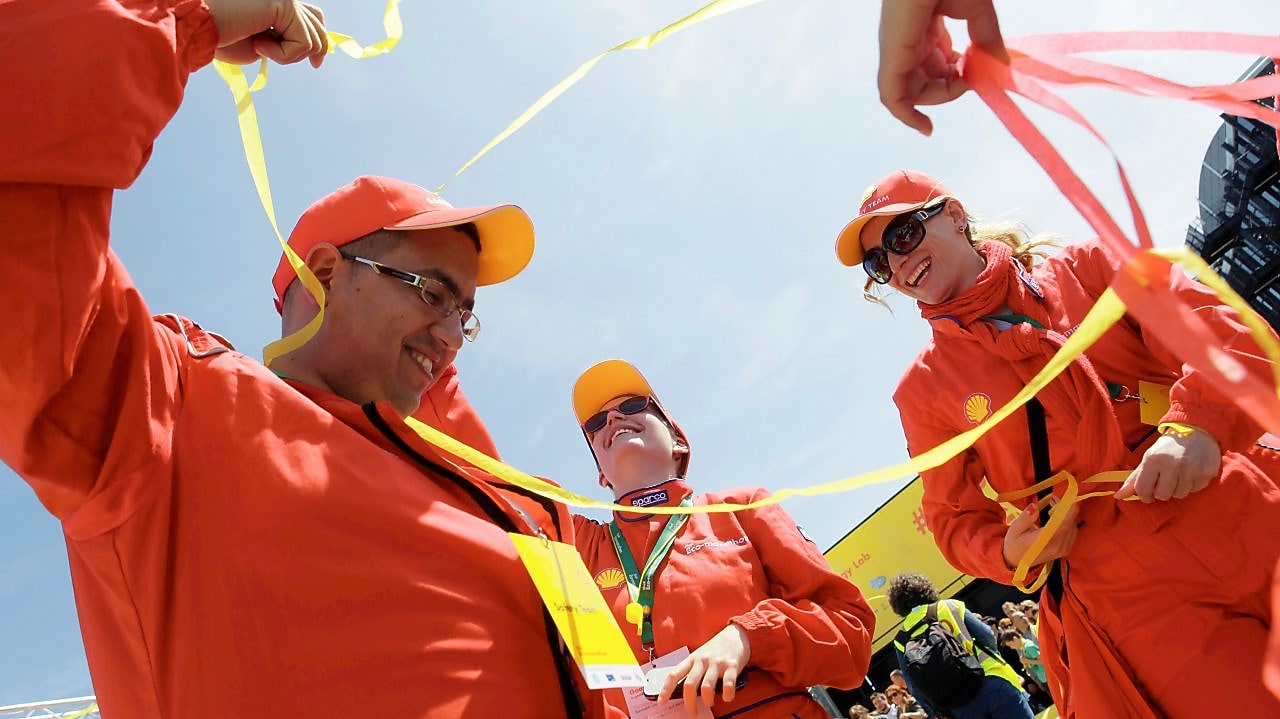 A group of Shell employees celebrating